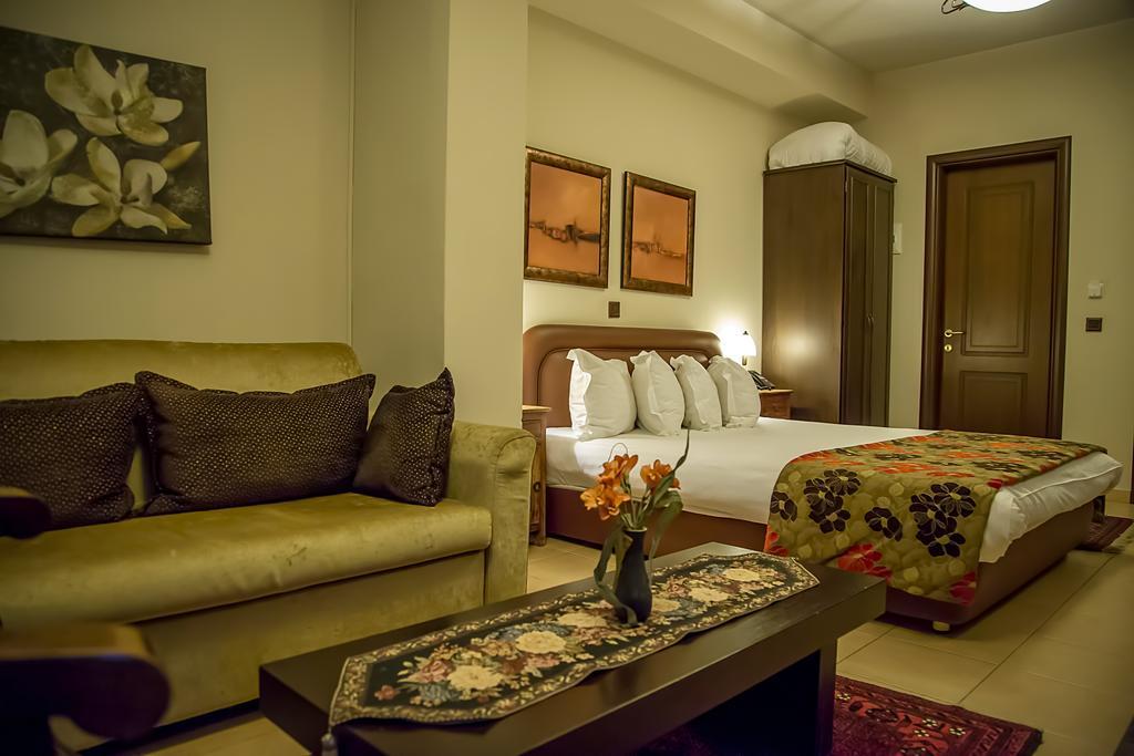 Pandion Luxury Boutique Hotel & Suites With Spa เนโอโคริออน ภายนอก รูปภาพ