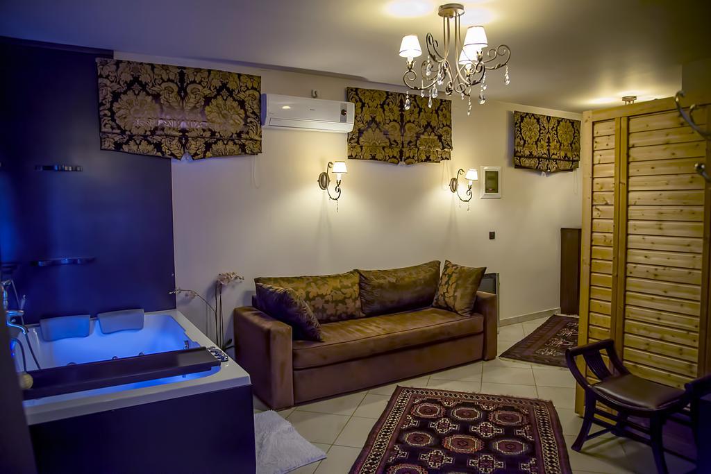 Pandion Luxury Boutique Hotel & Suites With Spa เนโอโคริออน ภายนอก รูปภาพ