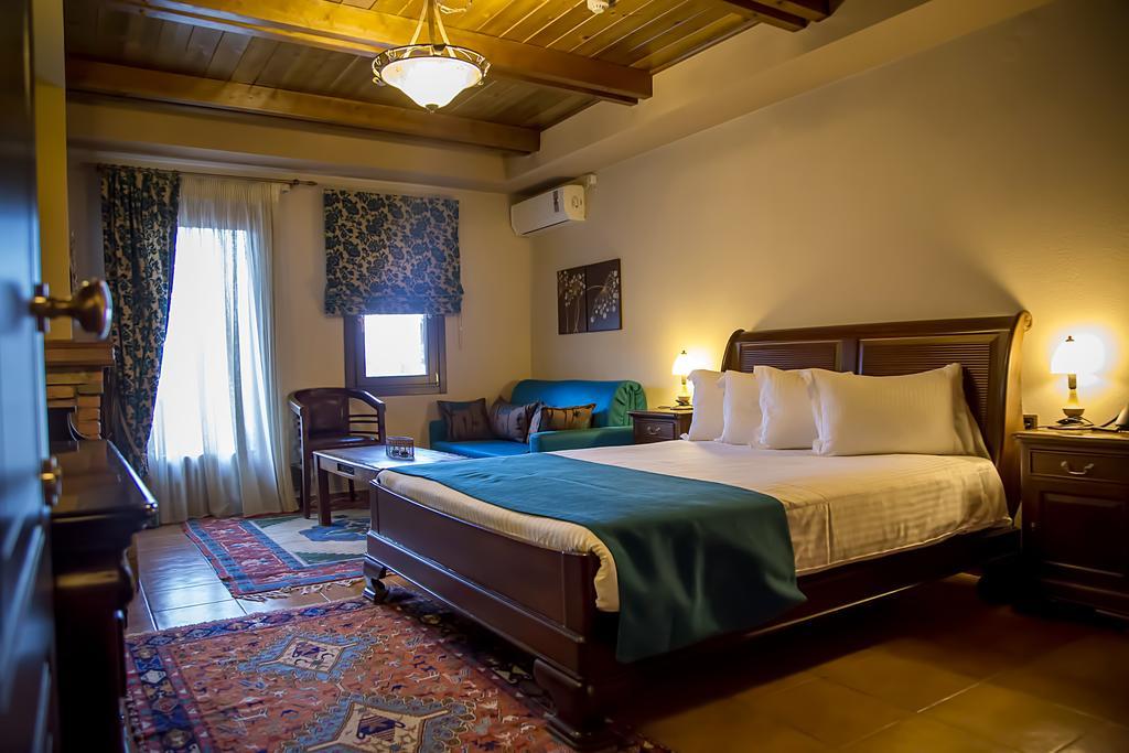 Pandion Luxury Boutique Hotel & Suites With Spa เนโอโคริออน ภายนอก รูปภาพ